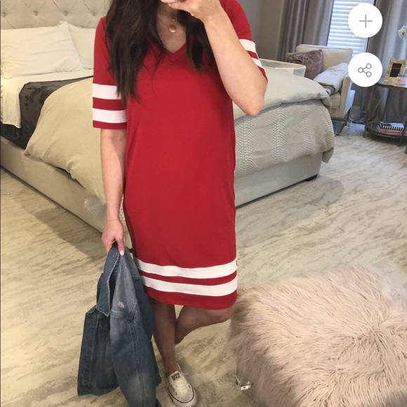 Dresses & Skirts - Red and white jersey dress